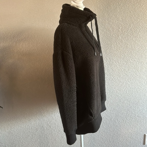 Athleta | Talus Sherpa Half Zip Pullover in Black - Picture 4 of 5